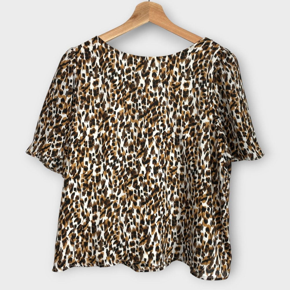 BANANA REPUBLIC Popover Blouse MEDIUM Tie Back Animal Print Officecore NEW